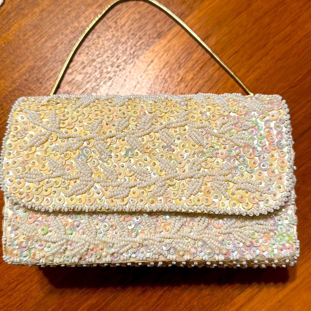 3/$18Vintage sequined ,beaded box style purse with short serpentine type strap